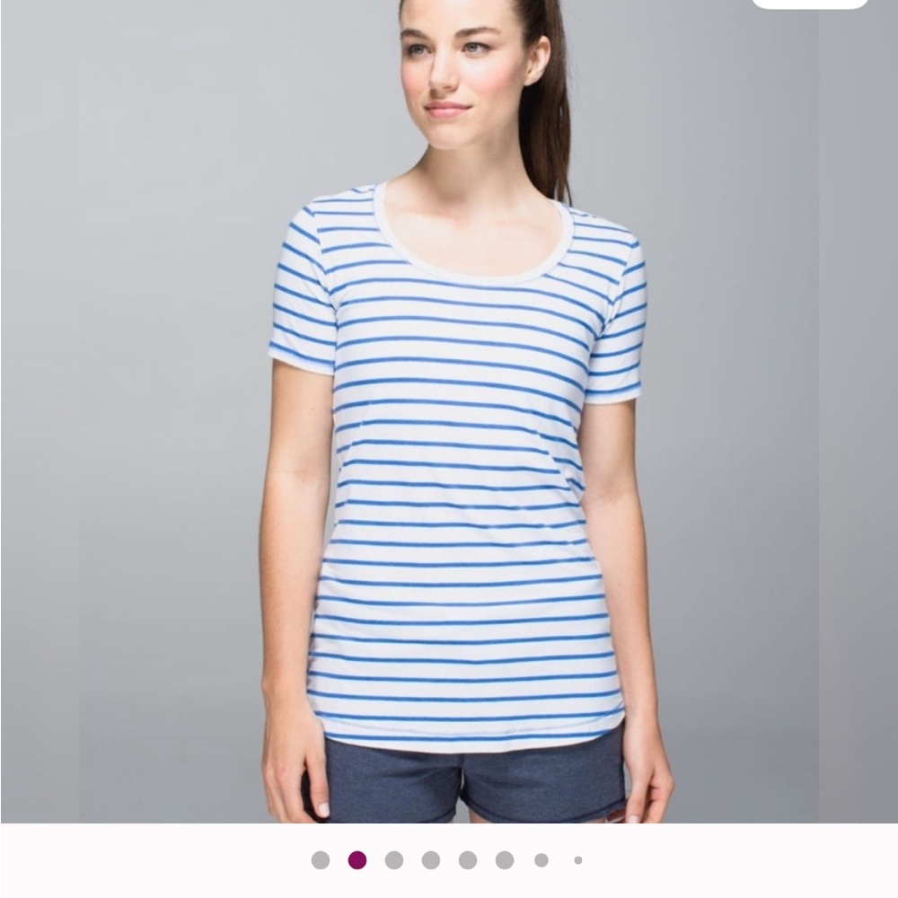 Lululemon Yogi T Shirt, Blue and White-Size 6